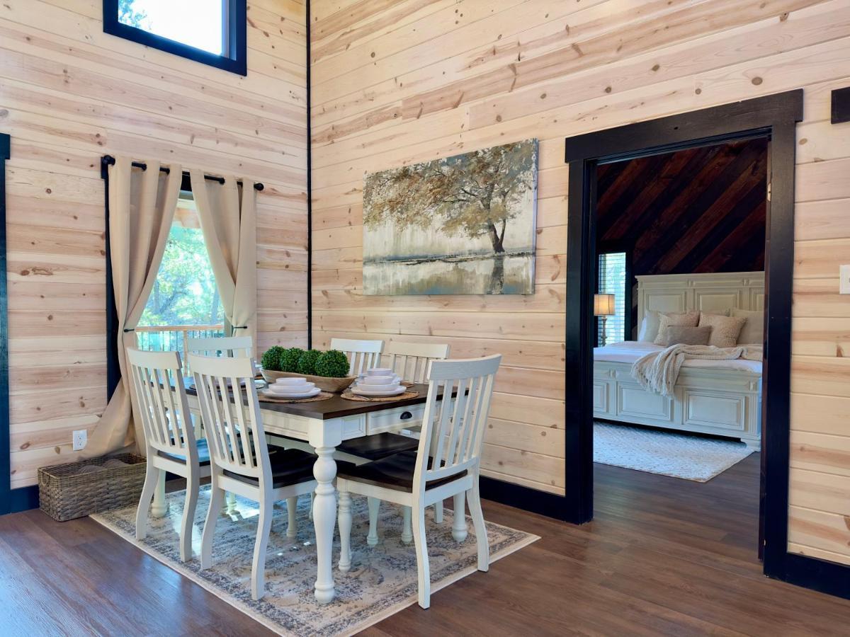 New Luxury Cabin, Hot Tub, Forest Views,Hotel Style Amenities Broken Bow Extérieur photo
