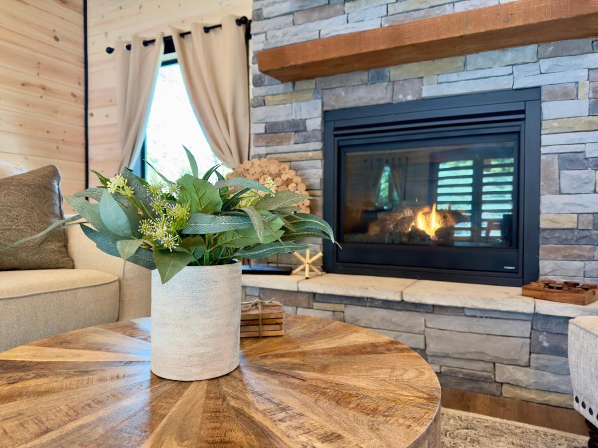 New Luxury Cabin, Hot Tub, Forest Views,Hotel Style Amenities Broken Bow Extérieur photo
