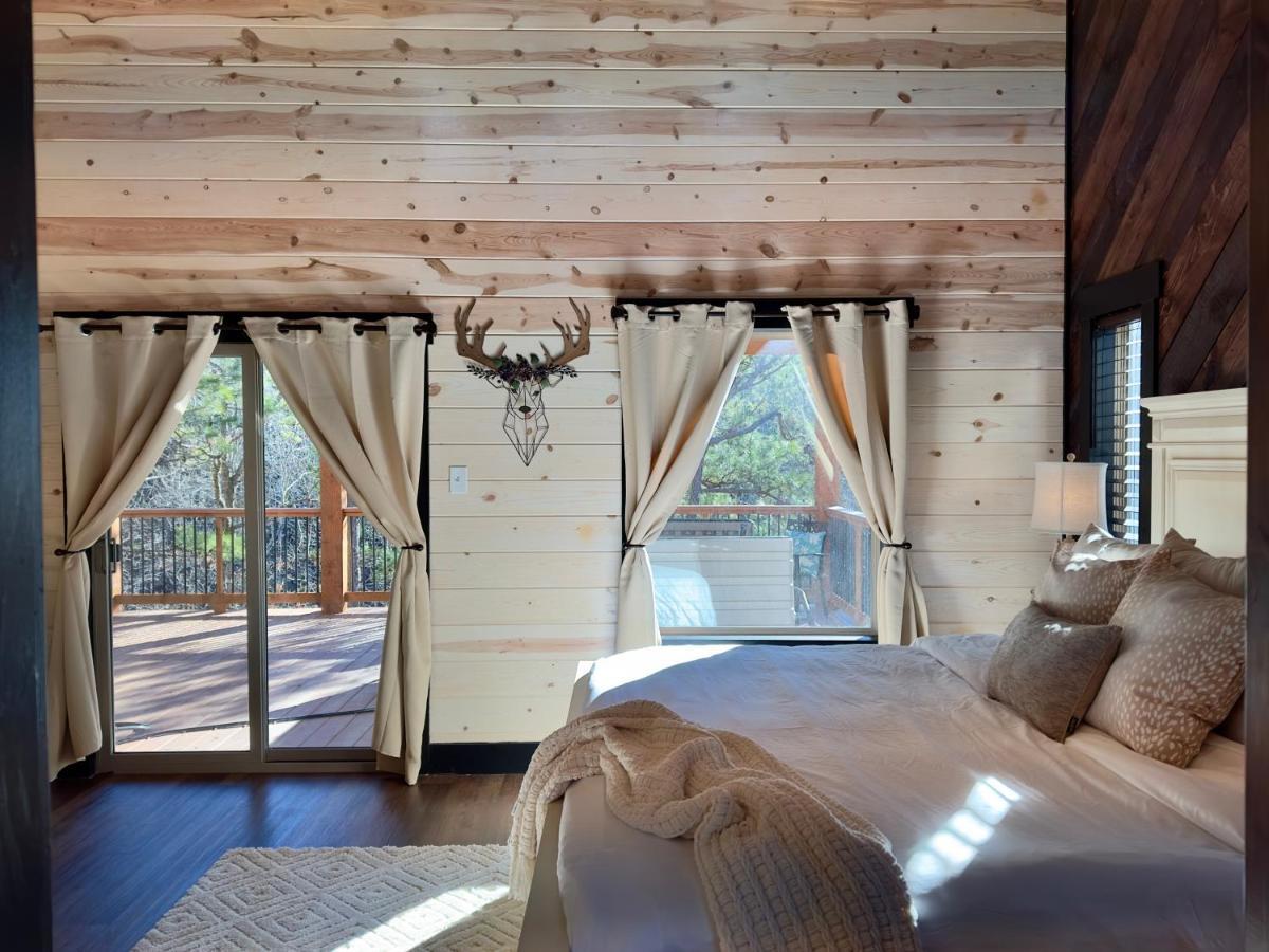 New Luxury Cabin, Hot Tub, Forest Views,Hotel Style Amenities Broken Bow Extérieur photo