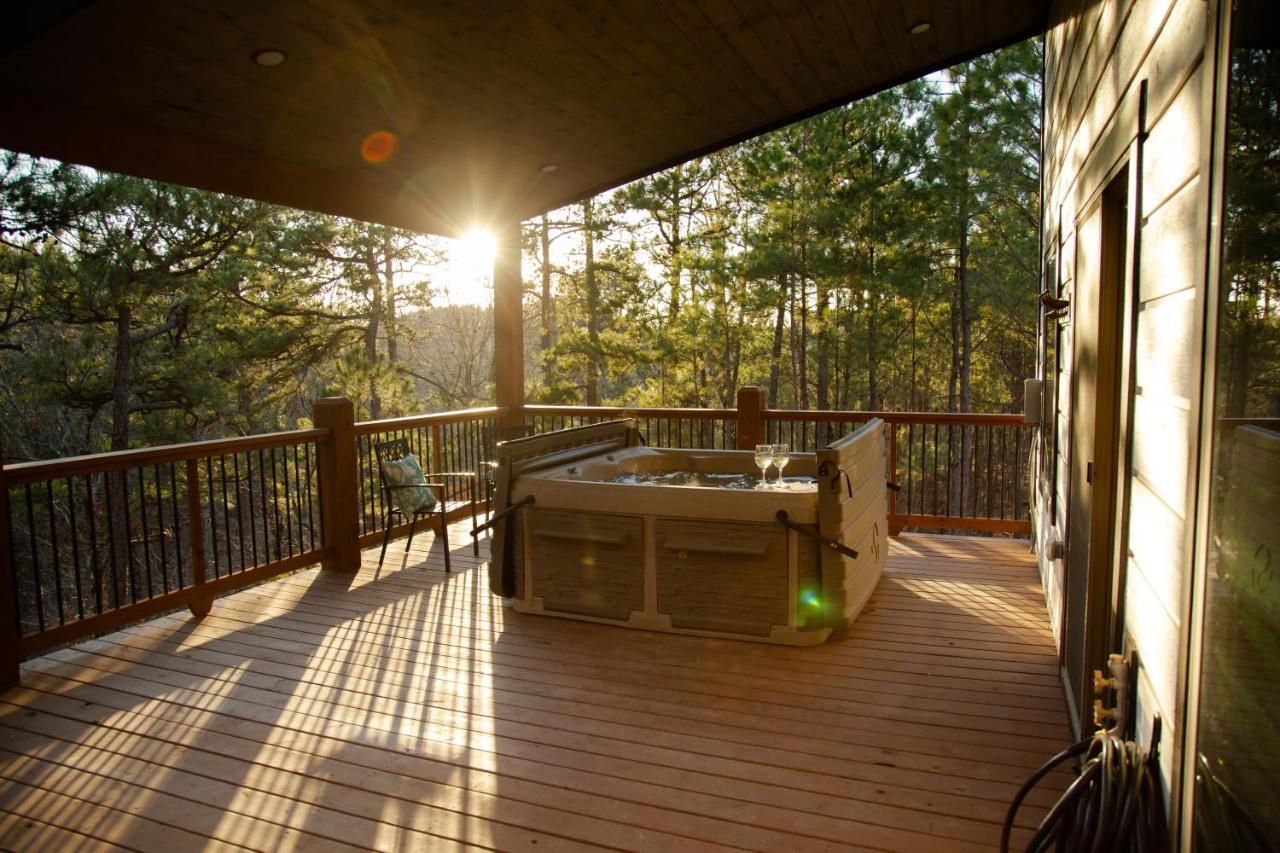 New Luxury Cabin, Hot Tub, Forest Views,Hotel Style Amenities Broken Bow Extérieur photo