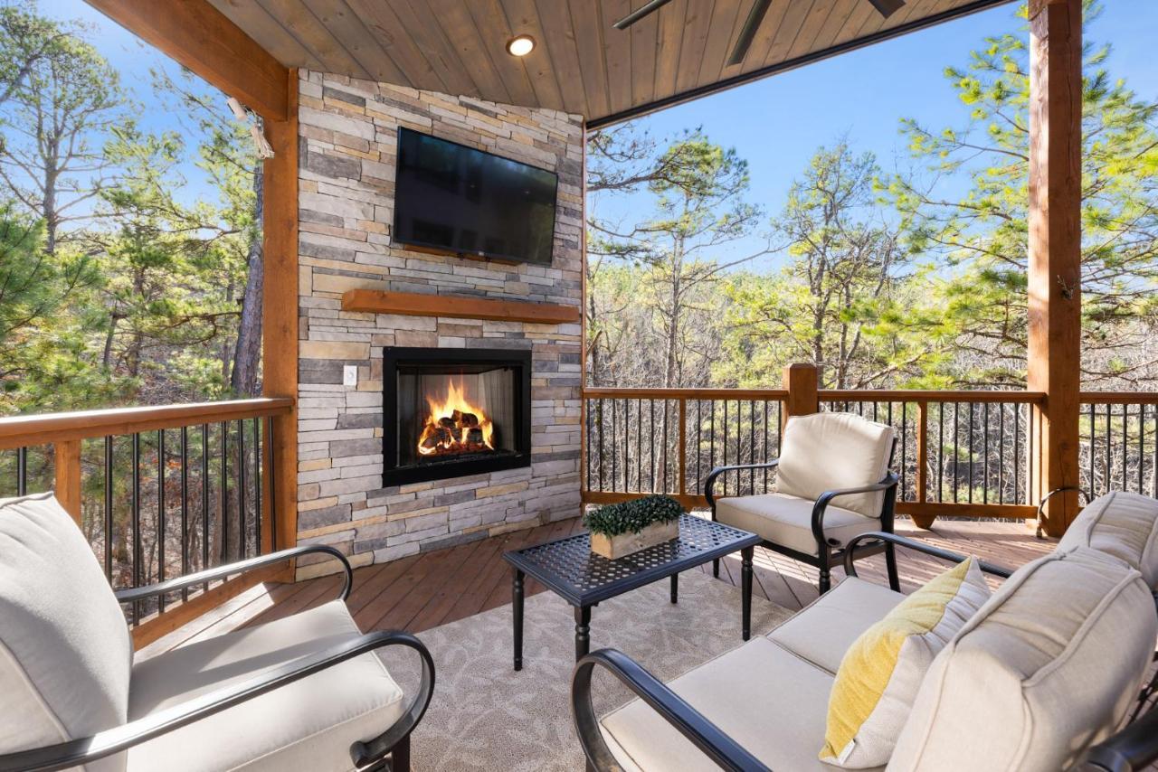 New Luxury Cabin, Hot Tub, Forest Views,Hotel Style Amenities Broken Bow Extérieur photo