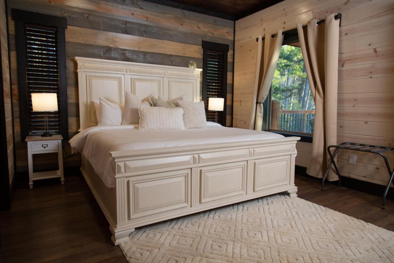 New Luxury Cabin, Hot Tub, Forest Views,Hotel Style Amenities Broken Bow Extérieur photo