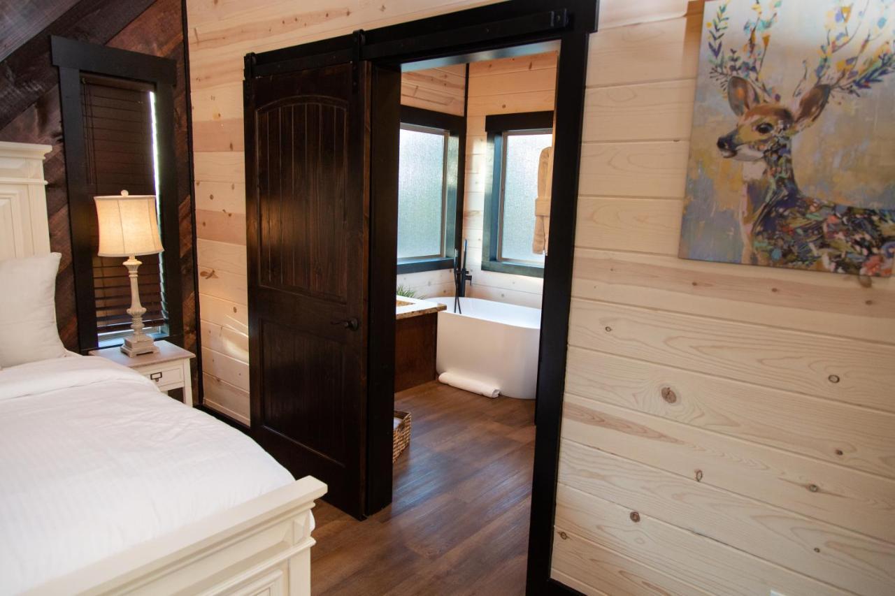 New Luxury Cabin, Hot Tub, Forest Views,Hotel Style Amenities Broken Bow Extérieur photo
