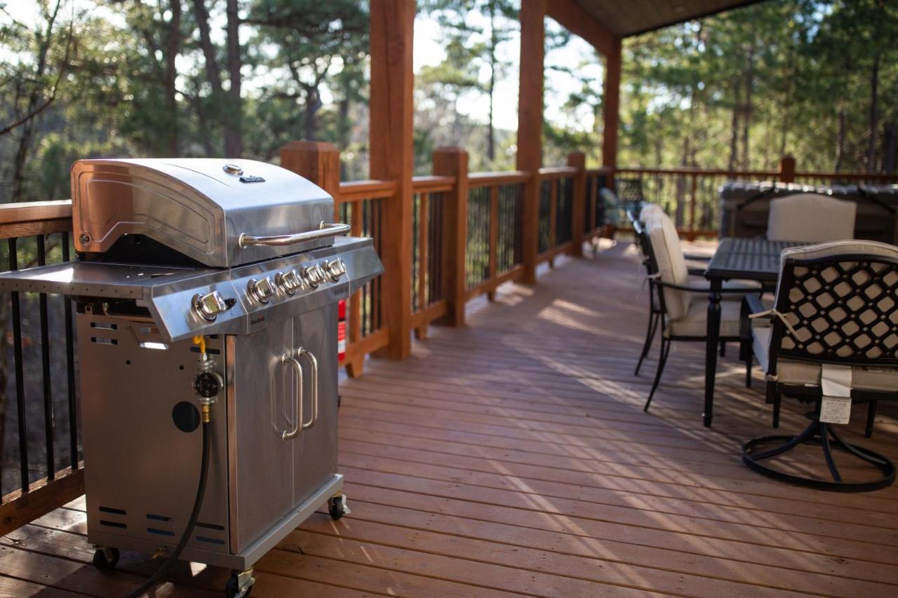 New Luxury Cabin, Hot Tub, Forest Views,Hotel Style Amenities Broken Bow Extérieur photo
