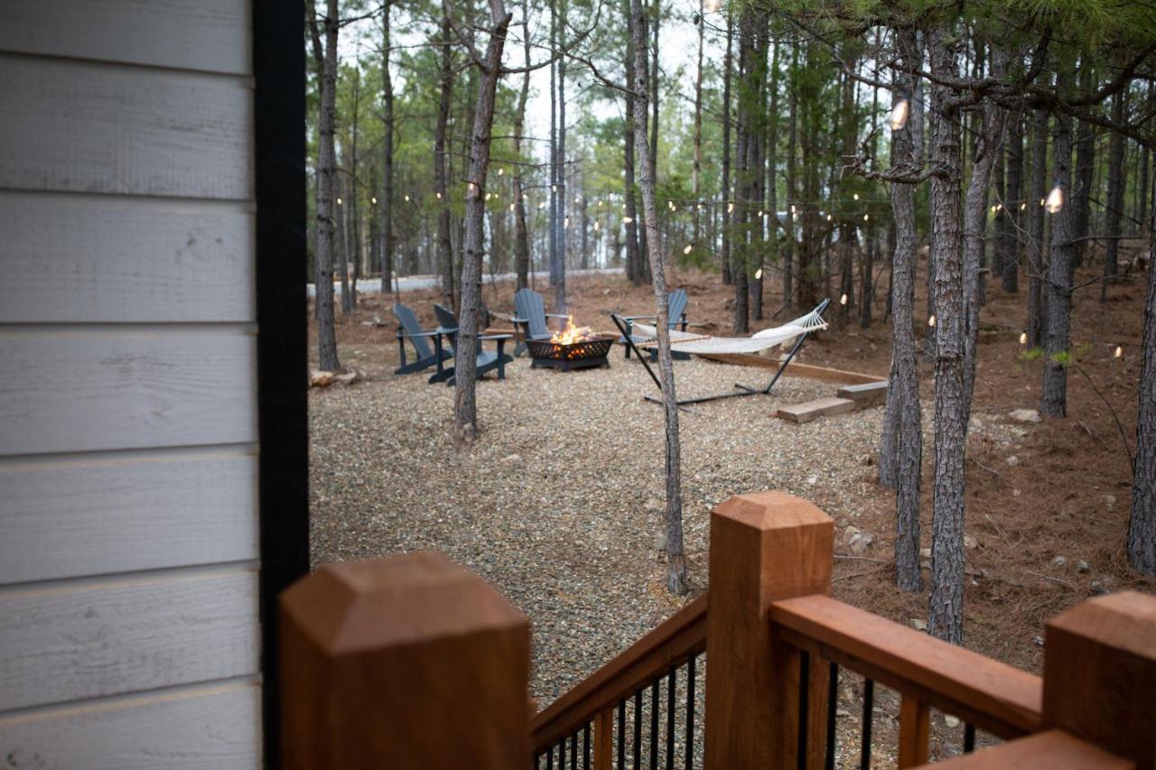 New Luxury Cabin, Hot Tub, Forest Views,Hotel Style Amenities Broken Bow Extérieur photo