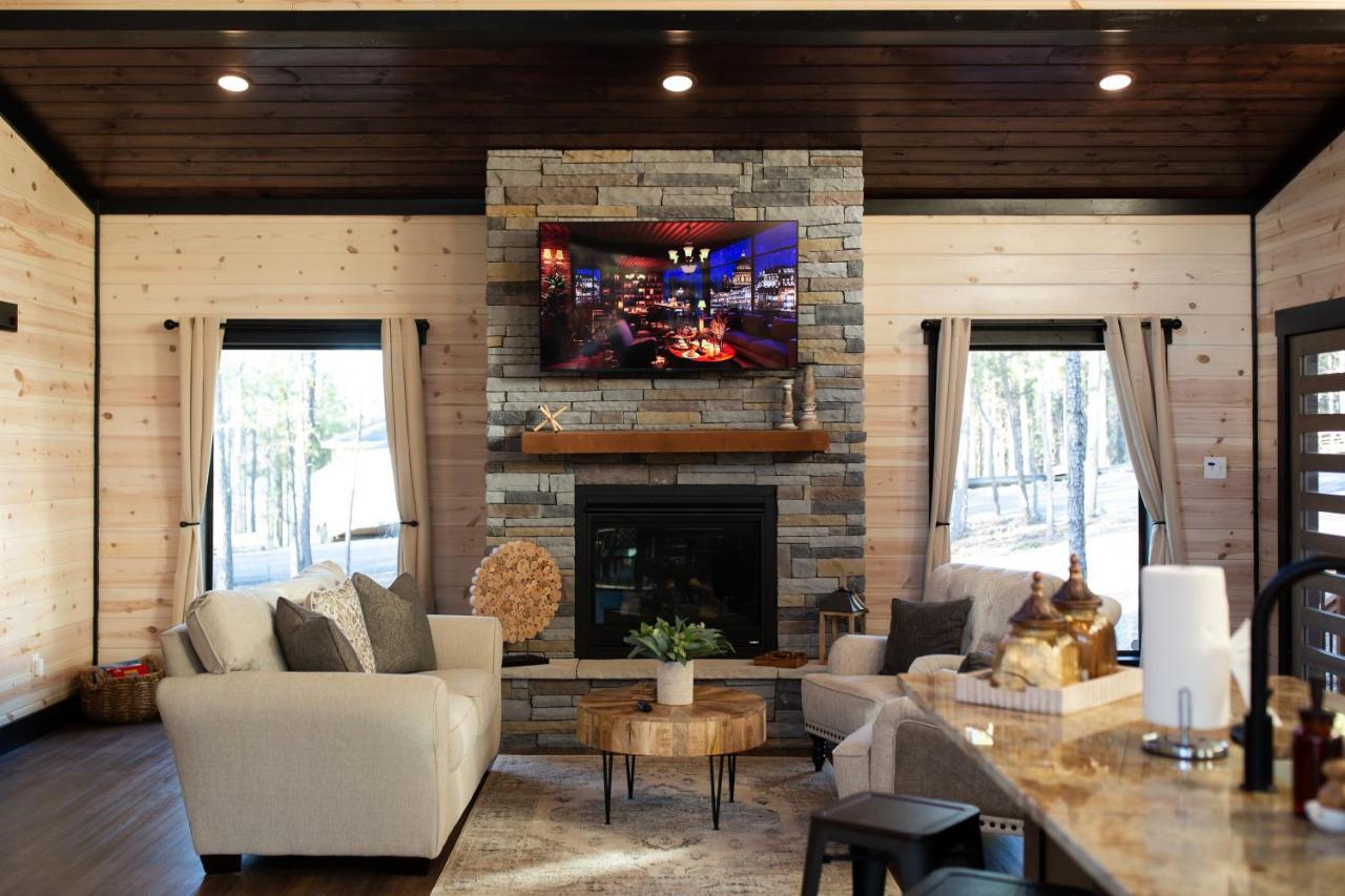New Luxury Cabin, Hot Tub, Forest Views,Hotel Style Amenities Broken Bow Extérieur photo