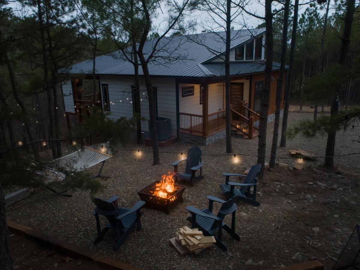 New Luxury Cabin, Hot Tub, Forest Views,Hotel Style Amenities Broken Bow Extérieur photo