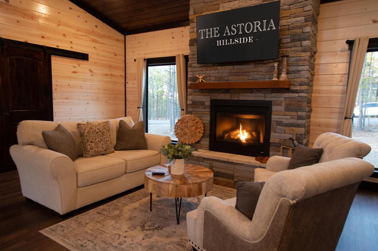 New Luxury Cabin, Hot Tub, Forest Views,Hotel Style Amenities Broken Bow Extérieur photo