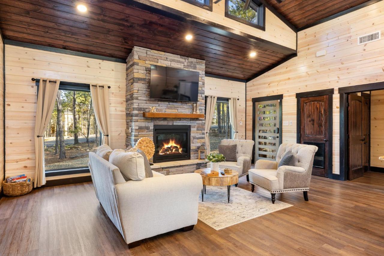 New Luxury Cabin, Hot Tub, Forest Views,Hotel Style Amenities Broken Bow Extérieur photo