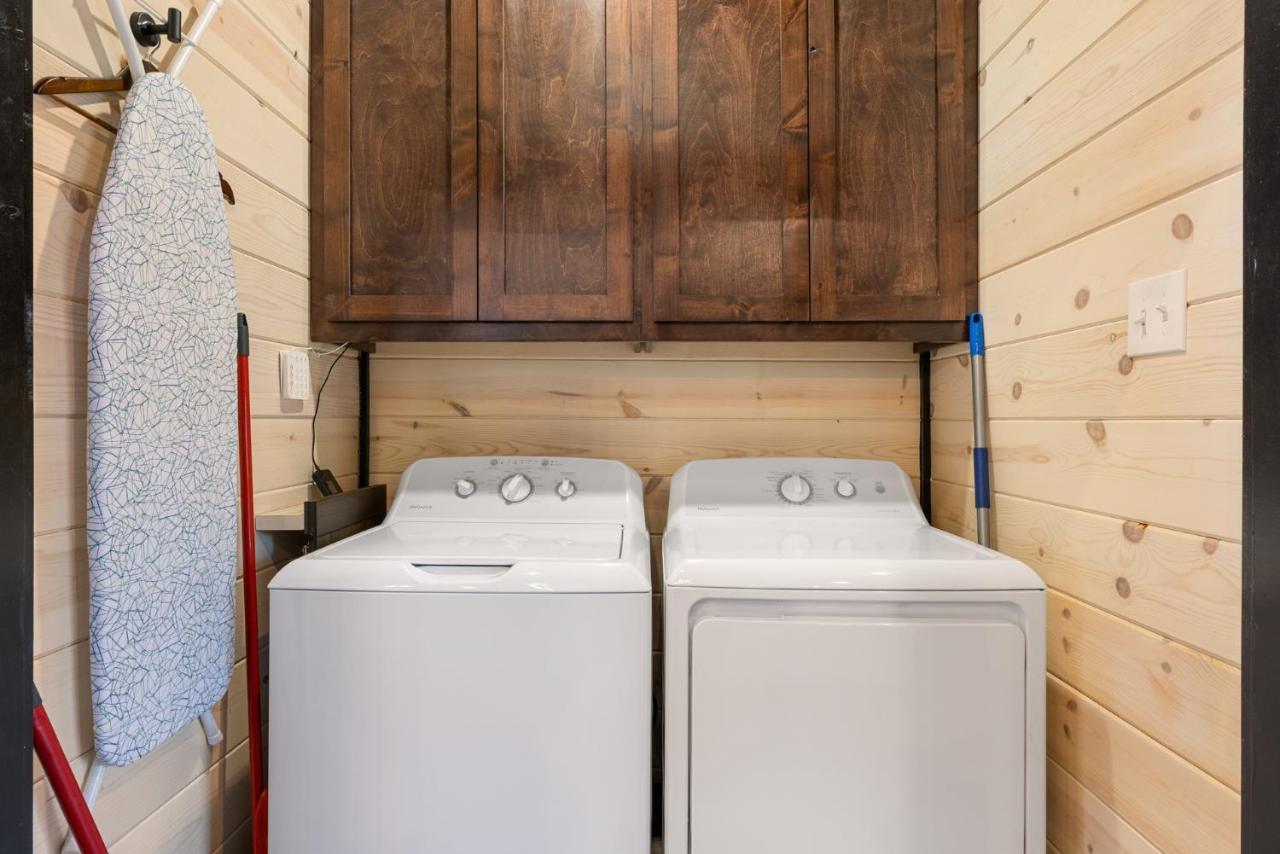 New Luxury Cabin, Hot Tub, Forest Views,Hotel Style Amenities Broken Bow Extérieur photo