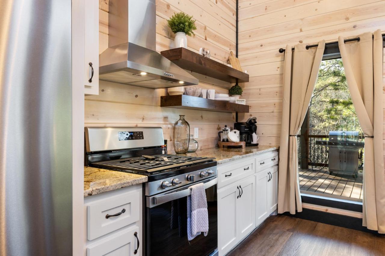New Luxury Cabin, Hot Tub, Forest Views,Hotel Style Amenities Broken Bow Extérieur photo