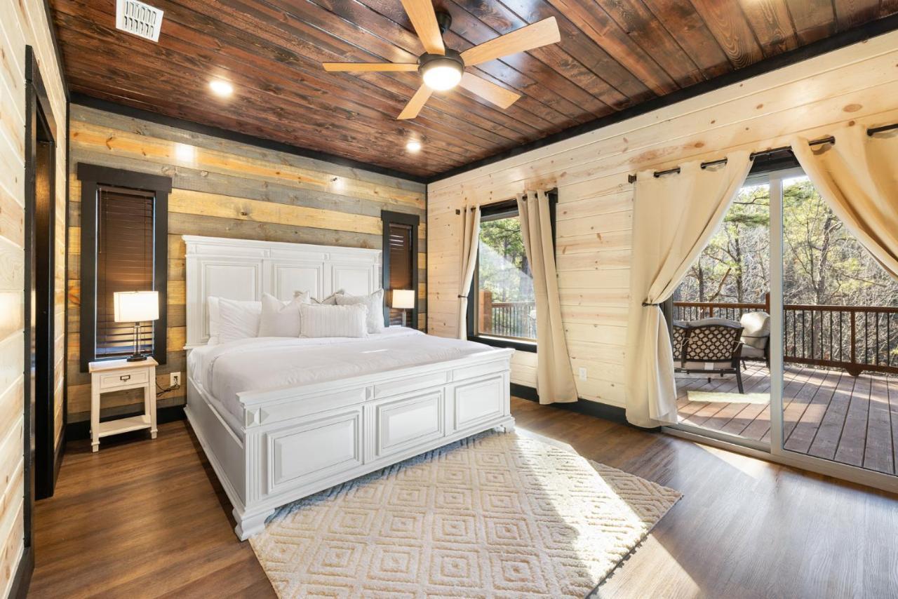 New Luxury Cabin, Hot Tub, Forest Views,Hotel Style Amenities Broken Bow Extérieur photo